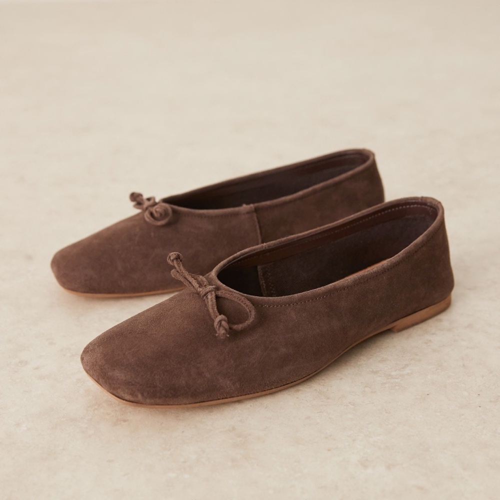 ASOS DESIGN Landmark suede high-vamp ballet flats in brown, sz 9